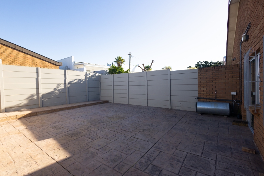 3 Bedroom Property for Sale in Table View Western Cape